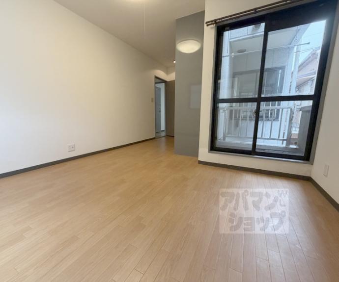 【クリスタルコート嵯峨天龍寺】間取