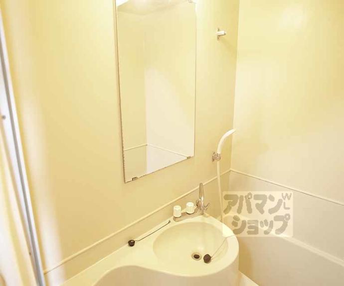 【二軒茶屋マンション】間取