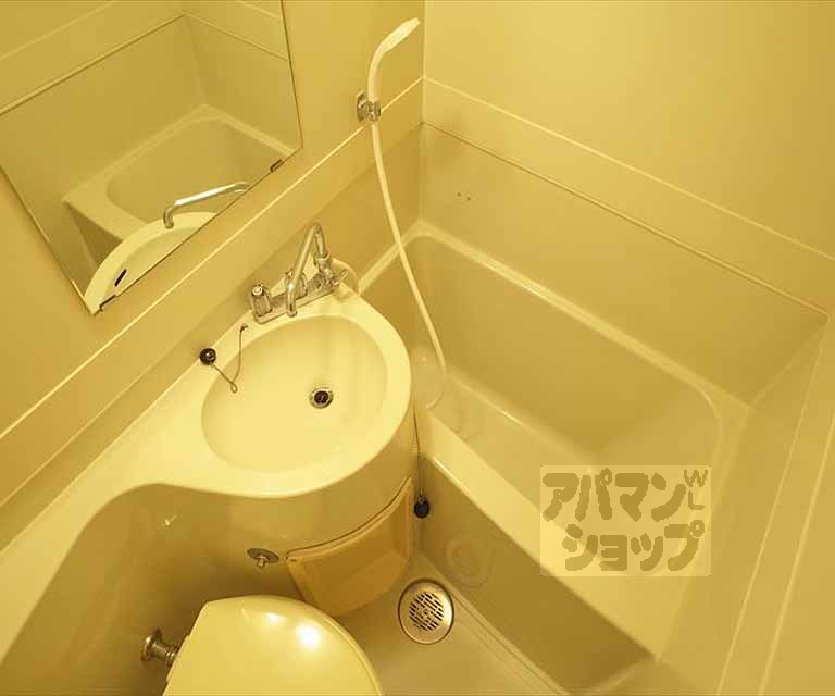 【二軒茶屋マンション】間取