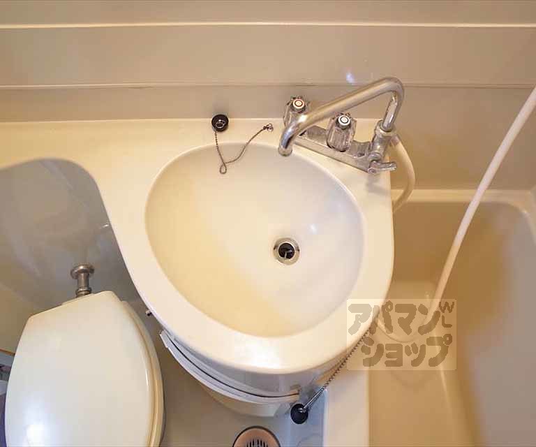 【二軒茶屋マンション】間取