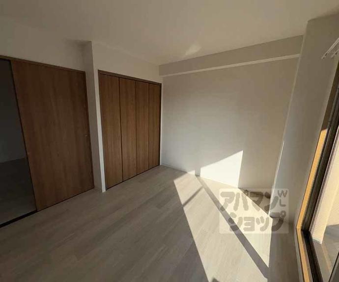 【パインフィールド二条城】間取