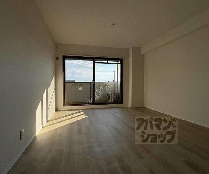 【パインフィールド二条城】間取