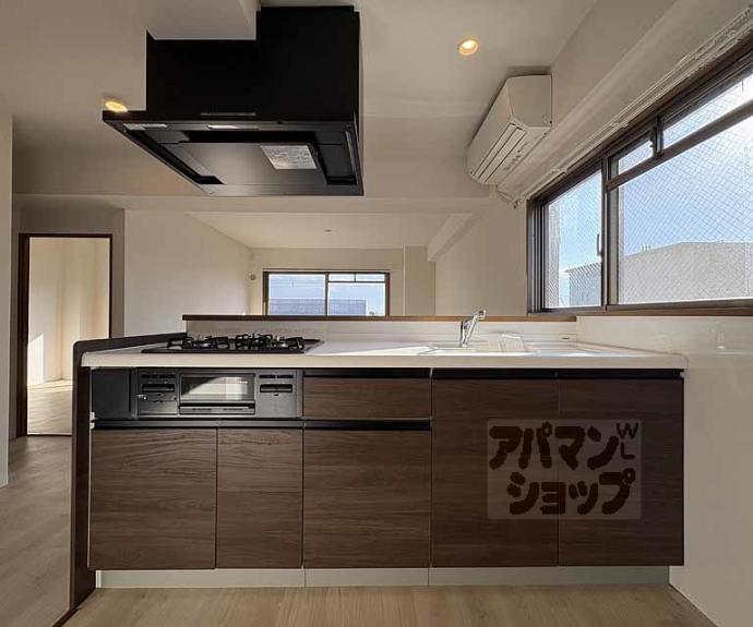 【パインフィールド二条城】間取