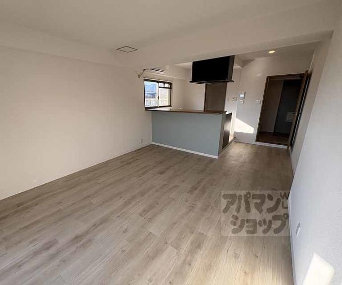 【パインフィールド二条城】間取