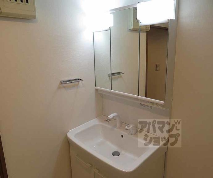 【パインフィールド二条城】間取