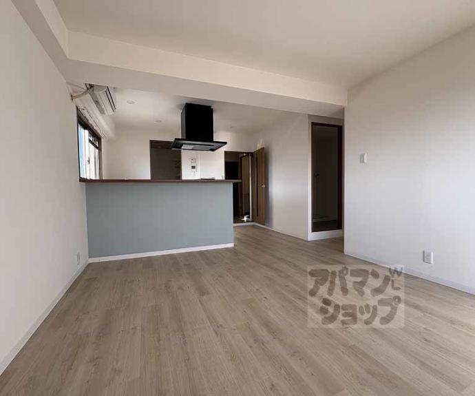 【パインフィールド二条城】間取