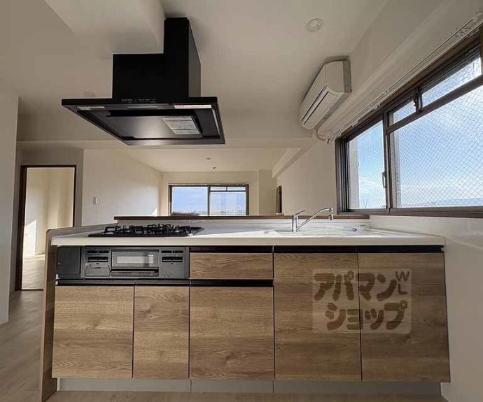 【パインフィールド二条城】間取