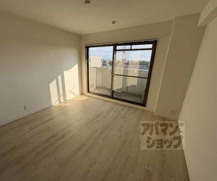 【パインフィールド二条城】間取