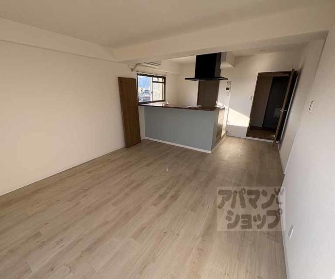 【パインフィールド二条城】間取