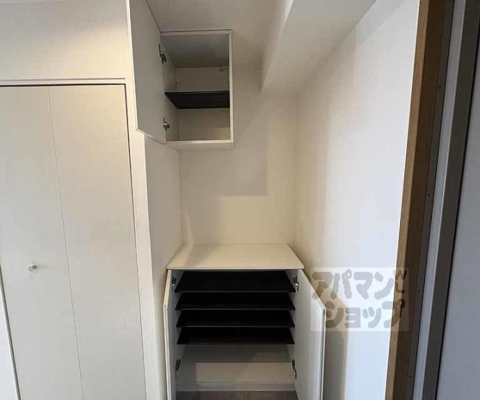 【パインフィールド二条城】間取