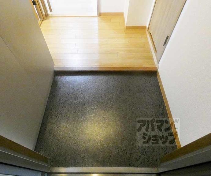 【パインフィールド二条城】間取