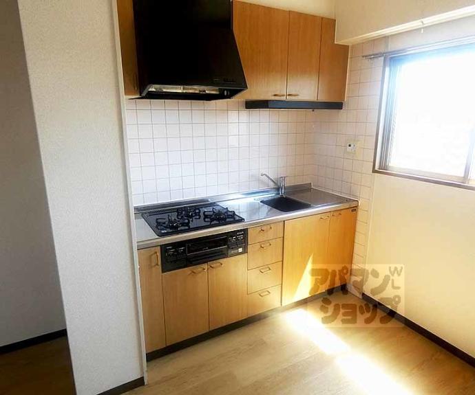 【パインフィールド二条城】間取