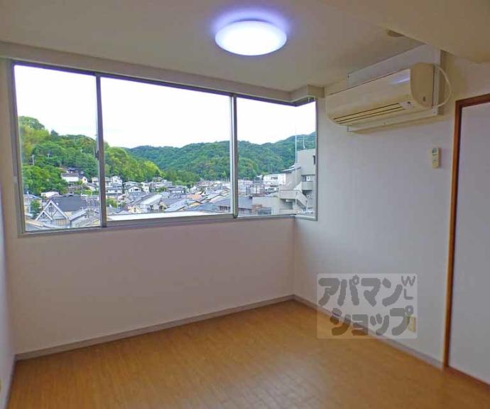 【レヴィア北白川】間取