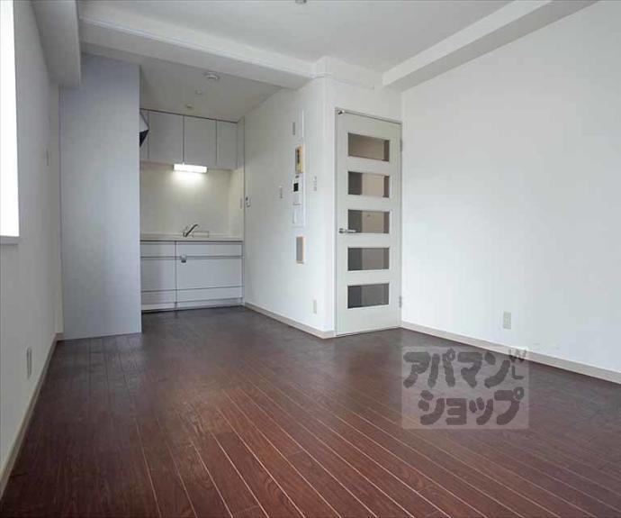 【レヴィア北白川】間取