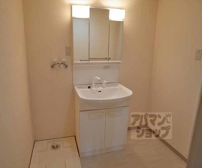 【レヴィア北白川】間取