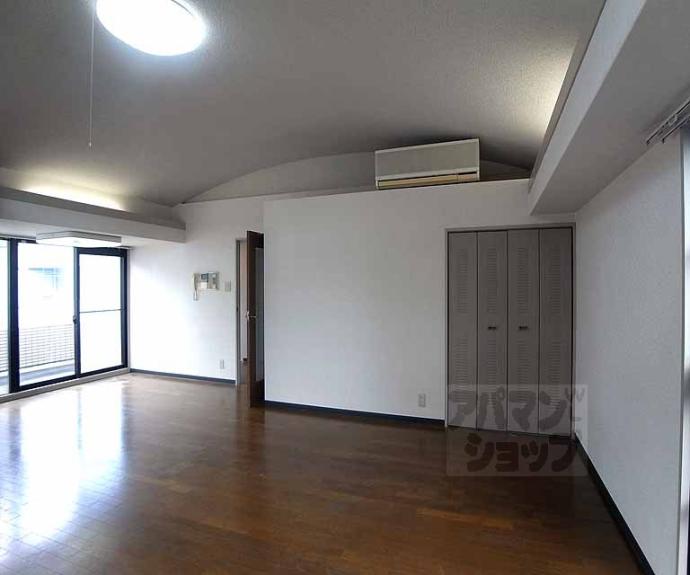 【ランブラス御所東】間取