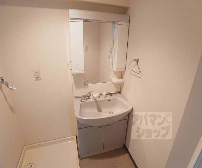 【ランブラス御所東】間取