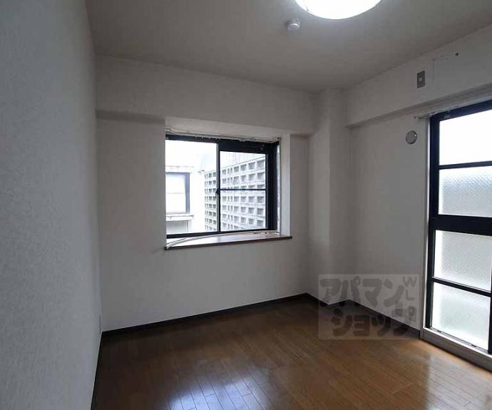 【ランブラス御所東】間取