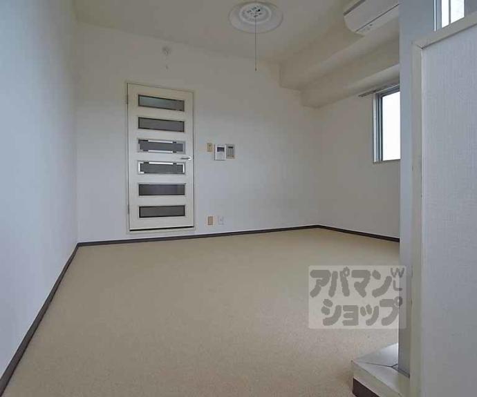 【ホーユウコンフォルト二条城前】間取