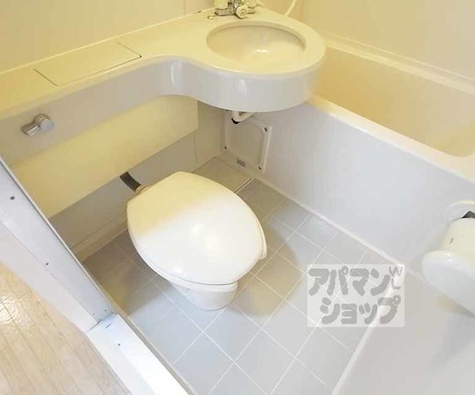 【ホーユウコンフォルト二条城前】間取