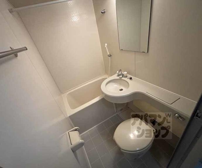 【ホーユウコンフォルト二条城前】間取