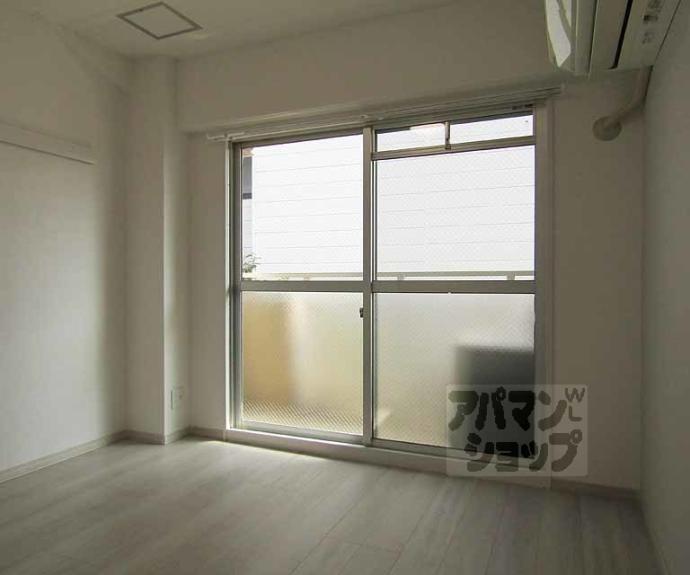 【ファミリエ北白川】間取