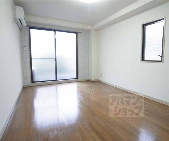 【ＨＴロイヤルハウス北白川】間取