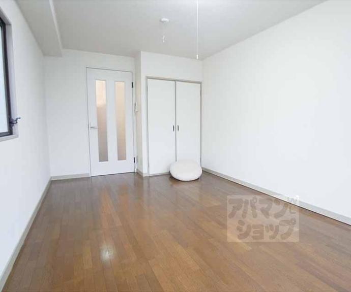 【ＨＴロイヤルハウス北白川】間取