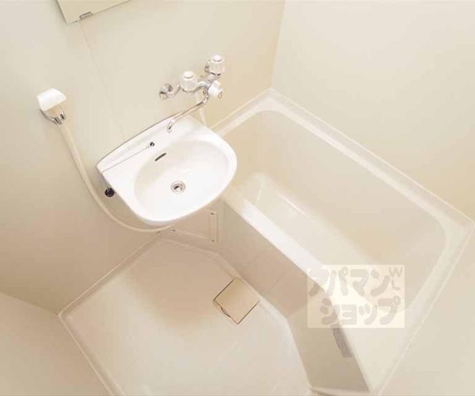 【ＨＴロイヤルハウス北白川】間取