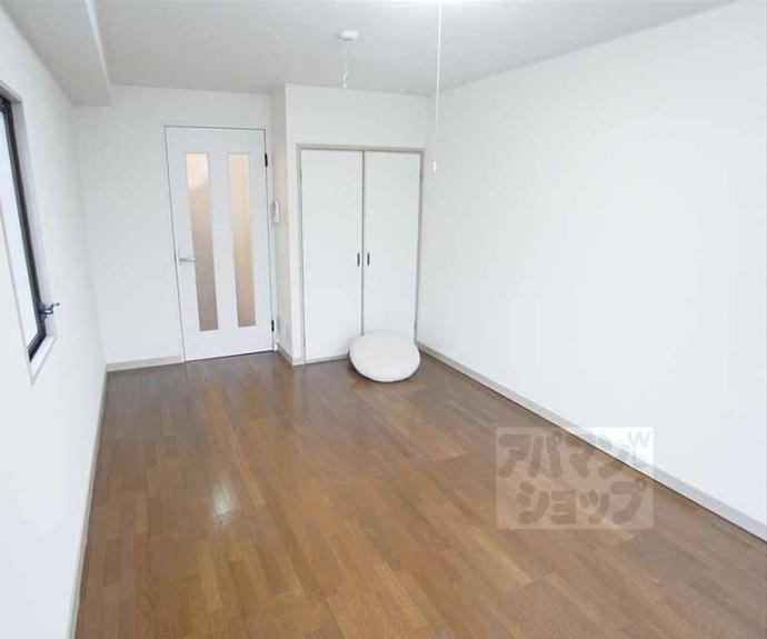 【ＨＴロイヤルハウス北白川】間取