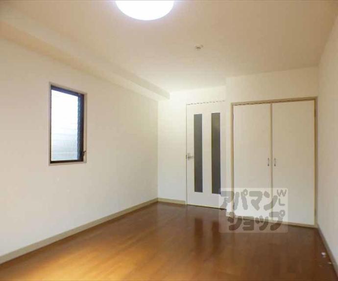 【HTロイヤルハウス北白川】間取