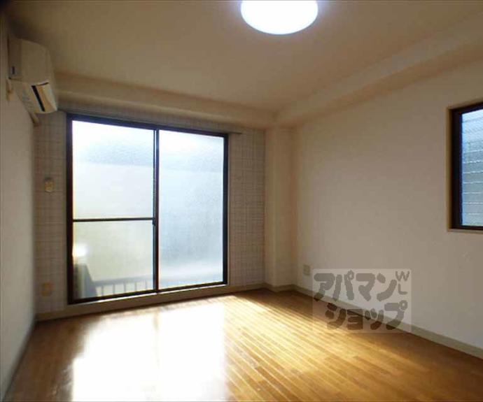 【HTロイヤルハウス北白川】間取