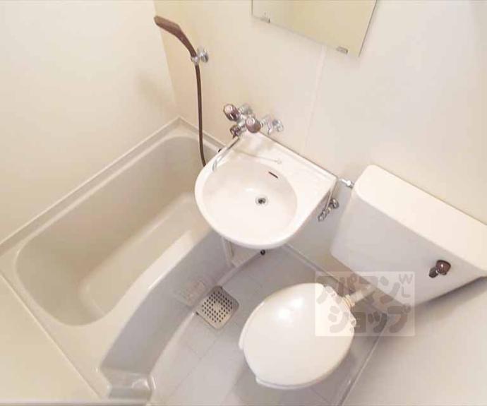 【セラヴィ岩倉】間取