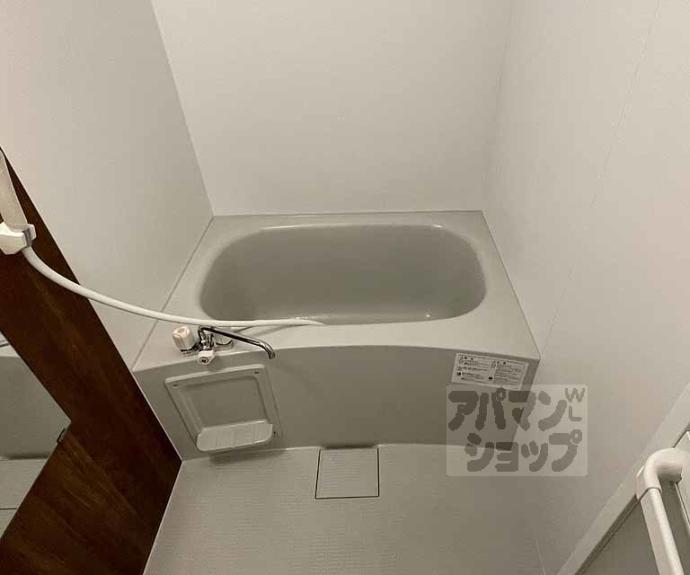 【イヌイ星の子ハイツ】