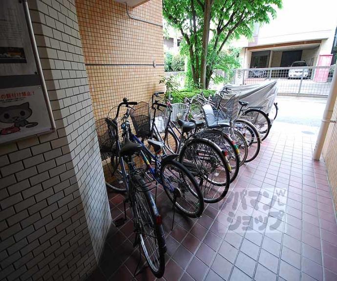 【イストワール御所東】間取