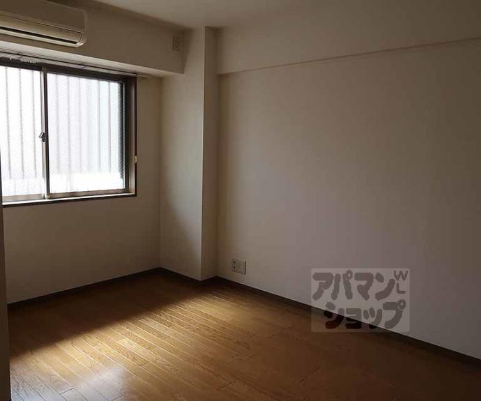 【ＴＡＭＳ　ＣＯＵＲＴ】間取