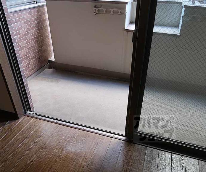 【ＴＡＭＳ　ＣＯＵＲＴ】間取
