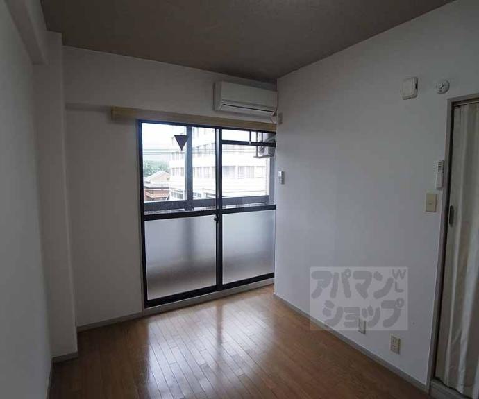 【アーバン北村出町】間取