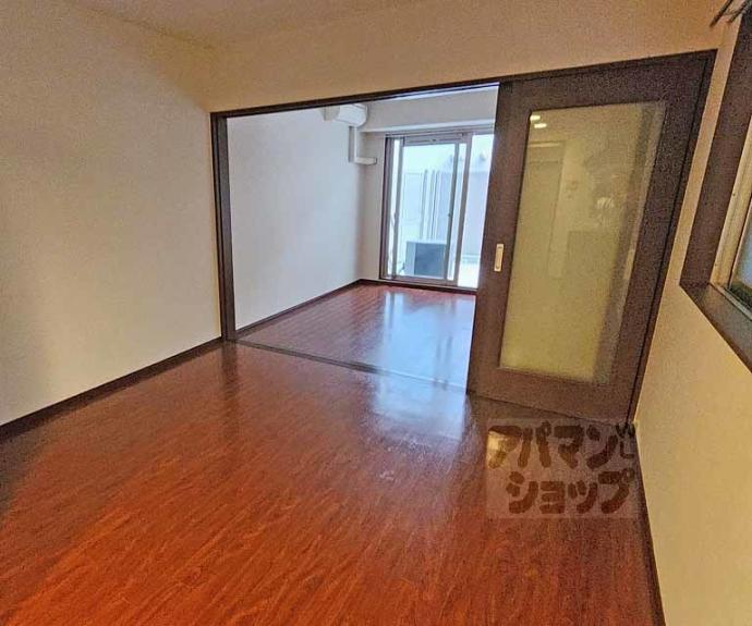 【エターナルコート三条】間取