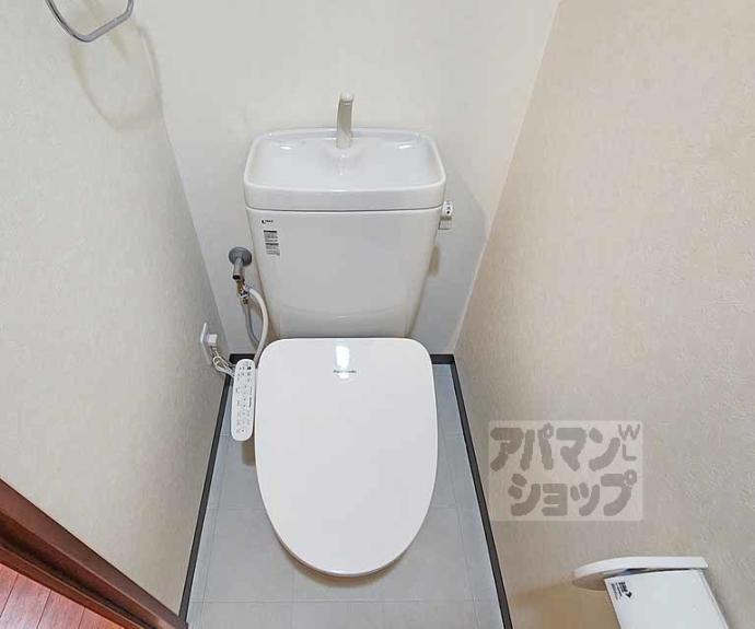 【エターナルコート三条】間取