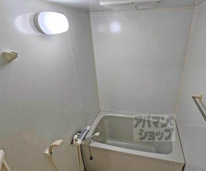 【エターナルコート三条】間取