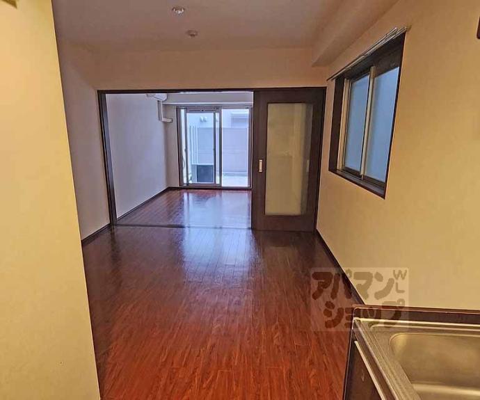 【エターナルコート三条】間取