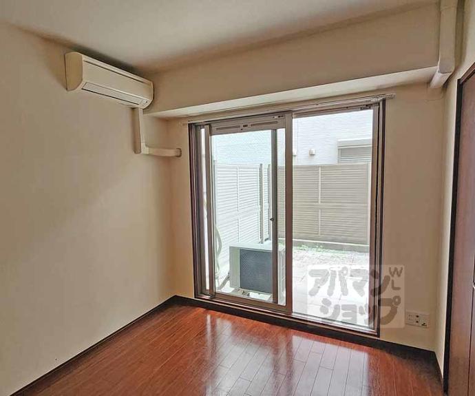 【エターナルコート三条】間取