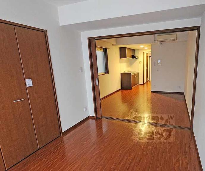 【エターナルコート三条】間取