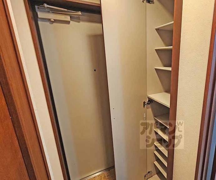 【エターナルコート三条】間取