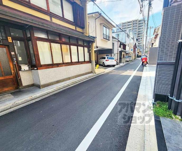 【エターナルコート三条】間取