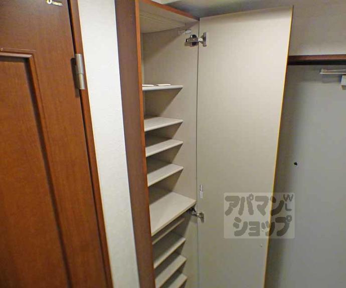 【エターナルコート三条】間取