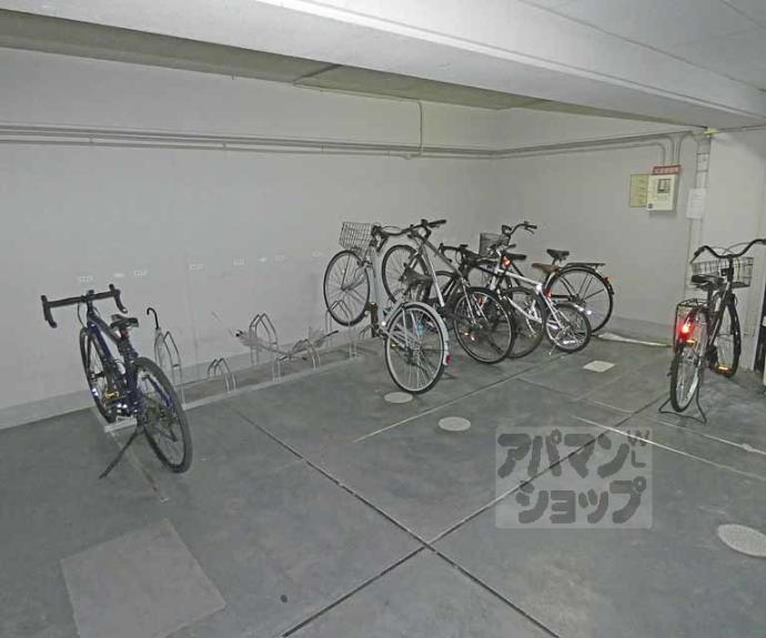 【カーサ八星】間取