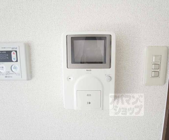 【EAST・WEST WING】間取
