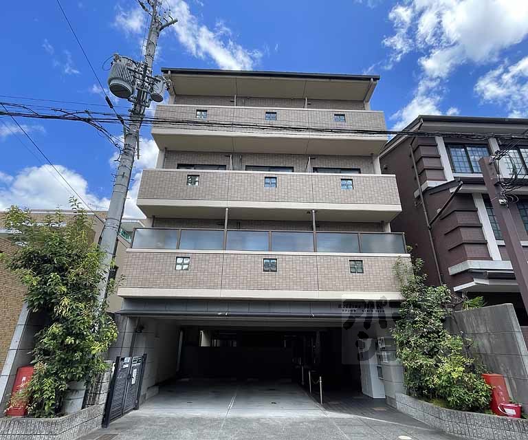 ラフィーネ御所西